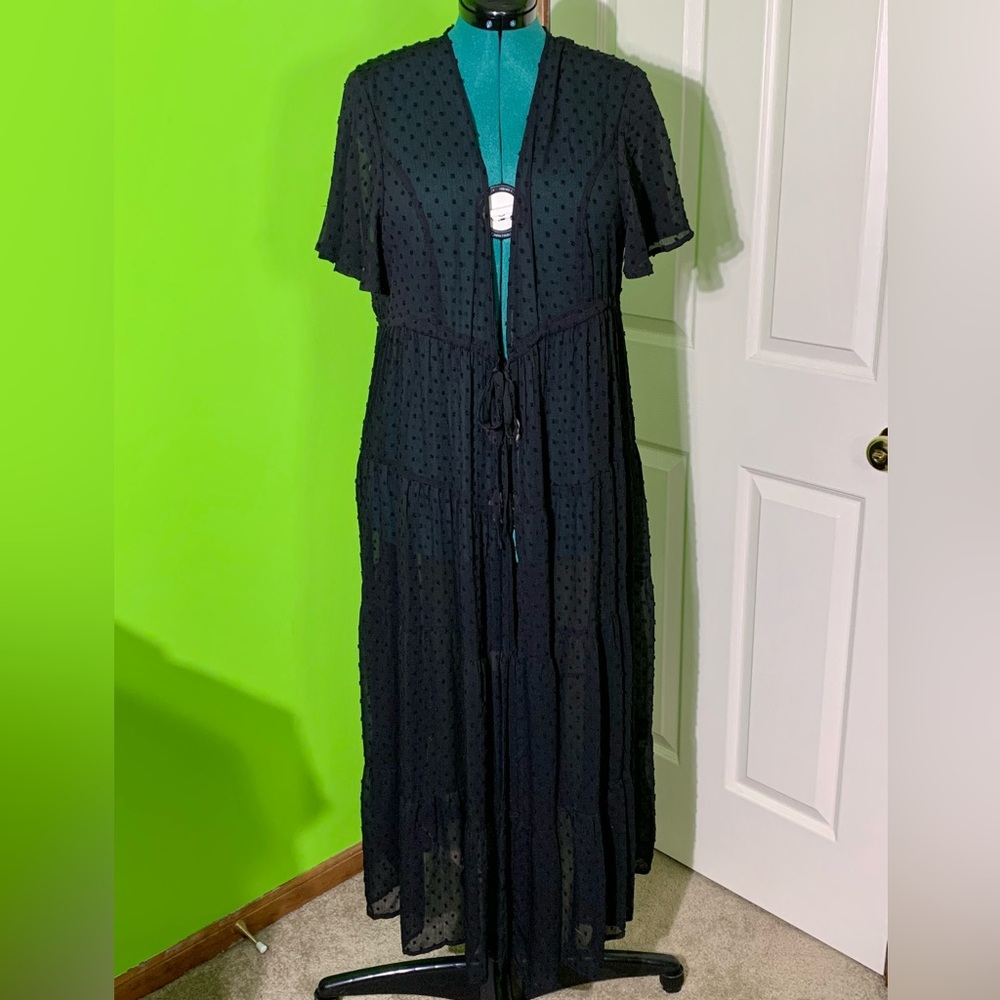 Torrid Black Clip Dot Tiered Kimono